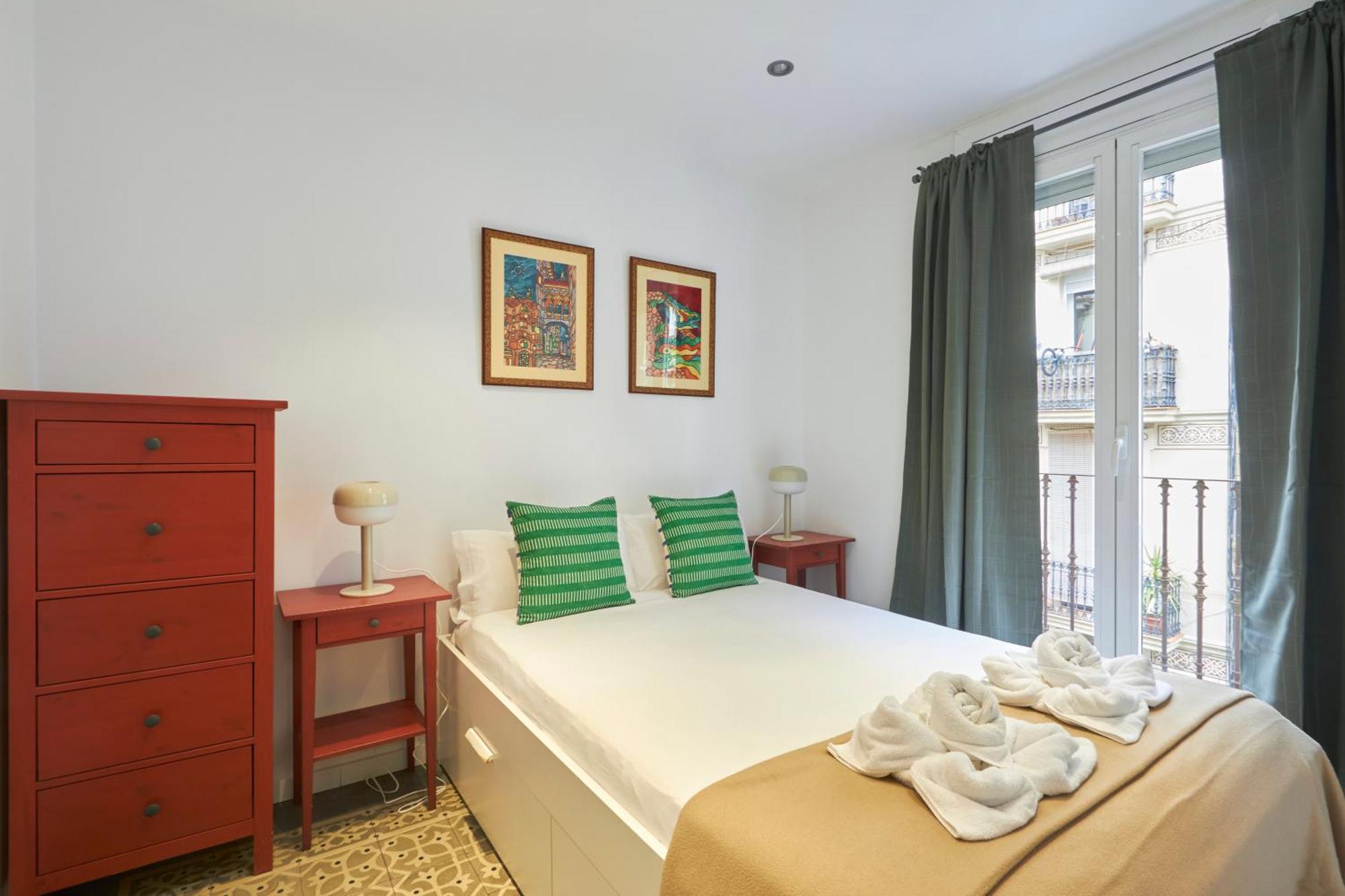64 Apartment In A Typical Barcelona'S Old Building Exterior foto
